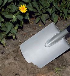 Лопата садовая Fiskars Эргономик с закругленным лезвием
